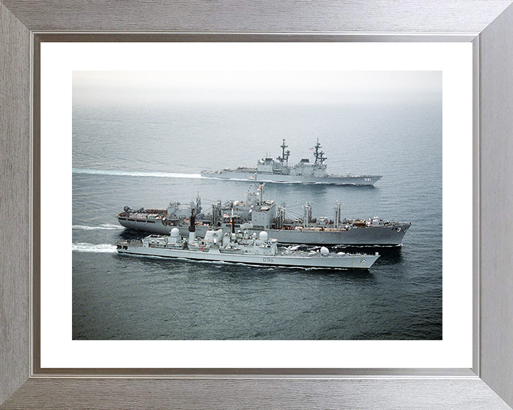 HMS Gloucester (D96) Photo Print - Refuelling 1991 - Royal Navy Type 42 Destroyer Hampshire Prints 10 x 8 Silver Frame Yes