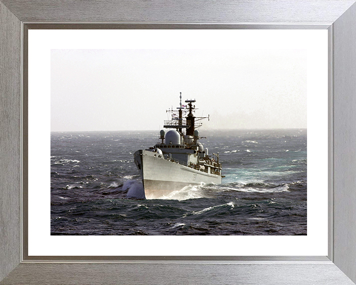 HMS Edinburgh (D97) Royal Navy Type 42 Destroyer In a Swell Photo Print Wall Art Decor Posters, Prints, & Visual Artwork Hampshire Prints 10 x 8 Silver Frame Yes