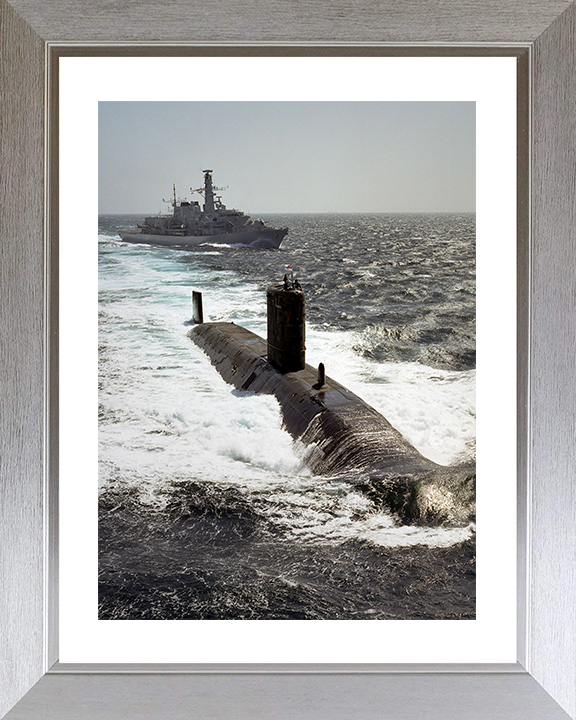 HMS Triumph (S93) Photo Print - Red Sea 2001 - Royal Navy Trafalgar Class Submarine Hampshire Prints 10 x 8 Silver Frame Yes