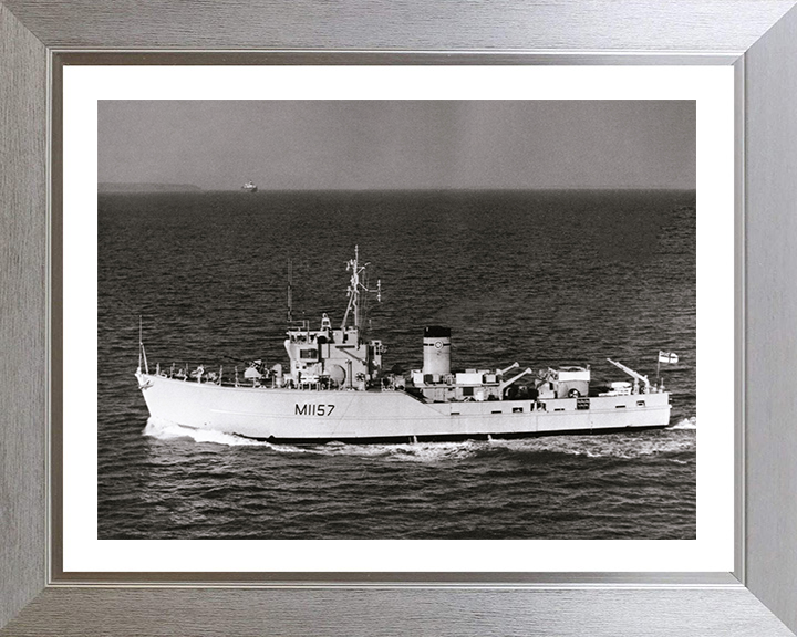 HMS Kirkliston M1157 | Photo Print | Framed Print | Ton Class | Minesweeper | Royal Navy Hampshire Prints