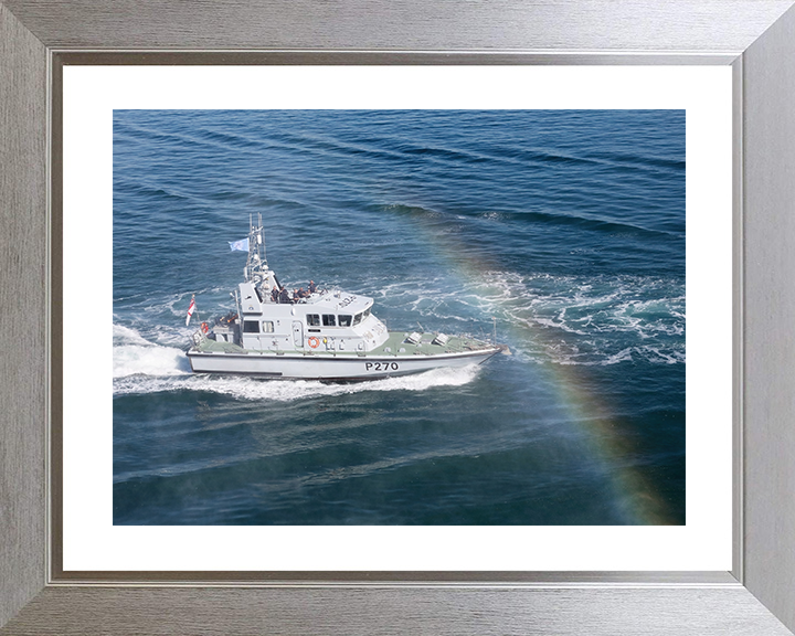 HMS Biter (P270) Royal Navy Archer Class P2000 Patrol Vessel Starboard View Photo Print Wall Art Decor Posters, Prints, & Visual Artwork Hampshire Prints 10 x 8 Silver Frame Yes