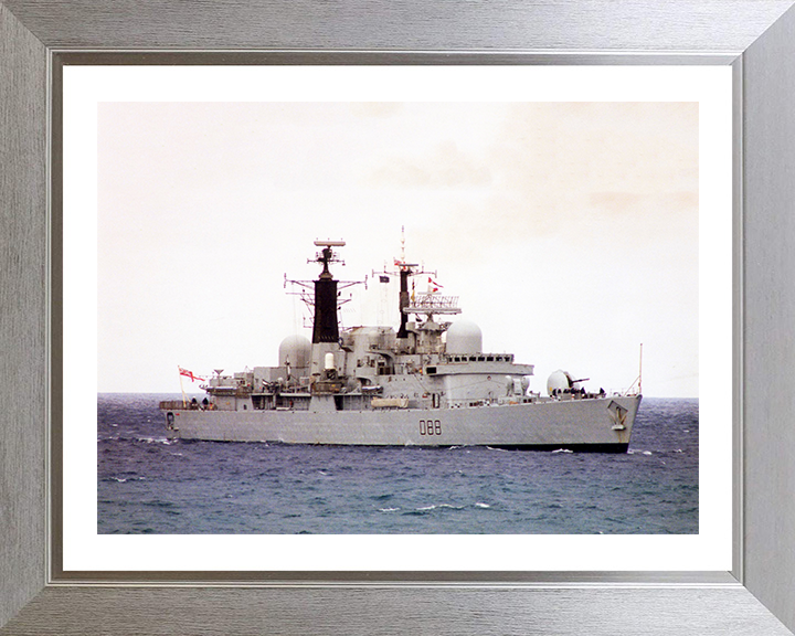 HMS Glasgow (D88) Photo Print - Low Starboard View - Royal Navy Type 42 Destroyer Hampshire Prints 10 x 8 Silver Frame Yes