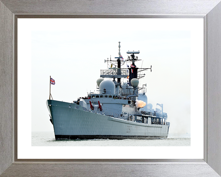 HMS Edinburgh (D97) Royal Navy Type 42 Destroyer Firing at Anchor Photo Print Wall Art Decor Posters, Prints, & Visual Artwork Hampshire Prints 10 x 8 Silver Frame Yes