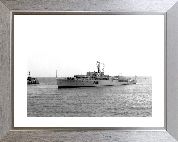 HMS Starling (F66) Photo Print - Entering Port 1954 - Royal Navy Black Swan Class Sloop Posters, Prints, & Visual Artwork Hampshire Prints 10 x 8 Silver Frame Yes