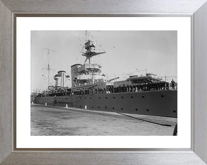 HMS Raleigh 96 (1919) | Photo Print | Framed Print | Hawkins Class | Cruiser | Royal Navy Hampshire Prints