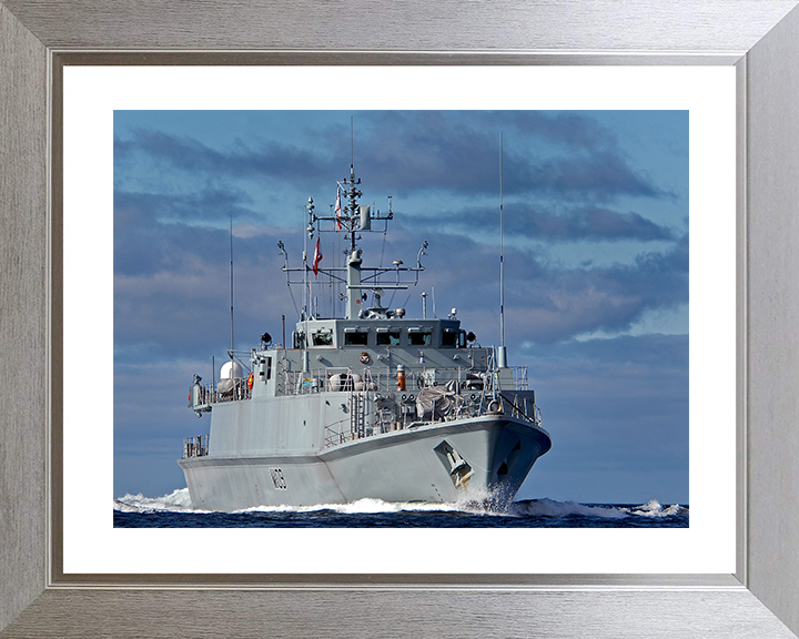 HMS Bangor (M109) Royal Navy Sandown Class Minehunter Low Starboard Bow View Photo Print Wall Art Decor Posters, Prints, & Visual Artwork Hampshire Prints 10 x 8 Silver Frame Yes