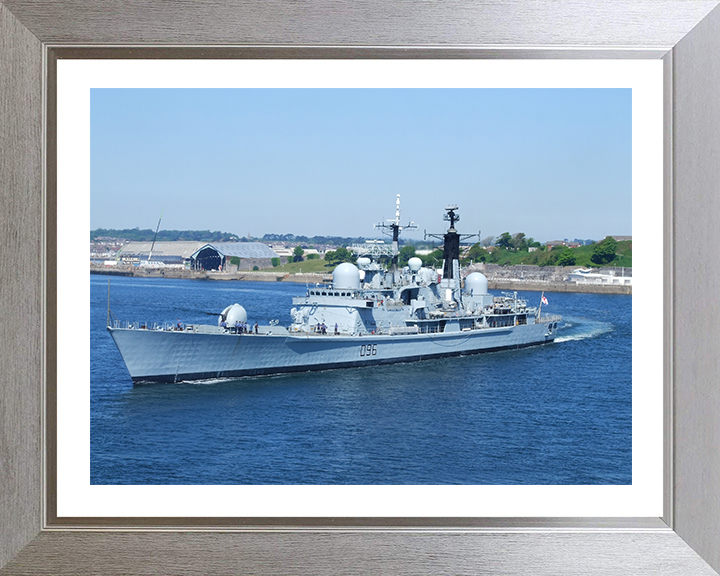 HMS Gloucester D96 Royal Navy Type 42 destroyer Photo Print or Framed Print - Hampshire Prints