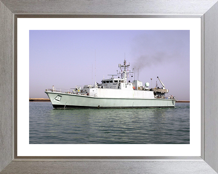 HMS Sandown (M101) Photo Print - Az Zubayr Iraq 2003 - Royal Navy Sandown Class Minehunter Hampshire Prints 10 x 8 Silver Frame Yes