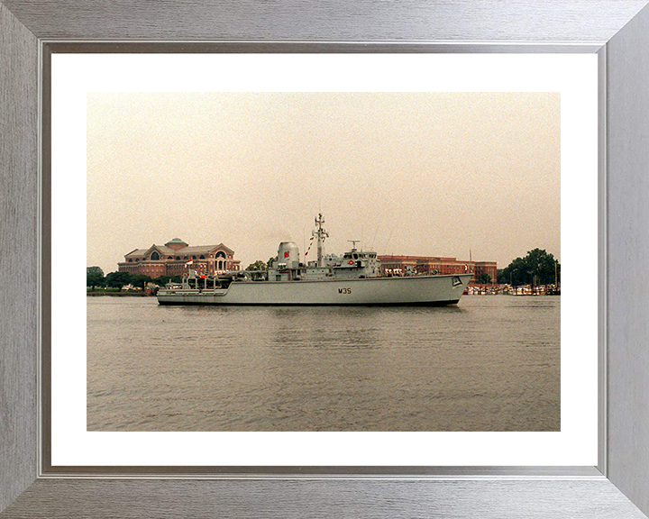 HMS Dulverton (M35) Photo Print - Washington - Royal Navy Hunt Class Mine Warfare Vessel Hampshire Prints 10 x 8 Silver Frame Yes