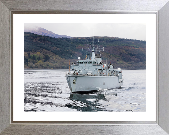HMS Cattistock (M31) Royal Navy Hunt Class MineHunter Port Bow View Photo Print Wall Art Decor Posters, Prints, & Visual Artwork Hampshire Prints 10 x 8 Silver Frame Yes