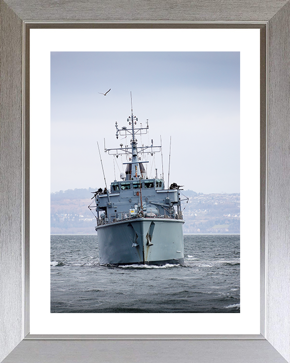 HMS Brocklesby (M33) Royal Navy Hunt Class Mine Warfare Vessel Bow View Photo Print Wall Art Decor Posters, Prints, & Visual Artwork Hampshire Prints 10 x 8 Silver Frame Yes