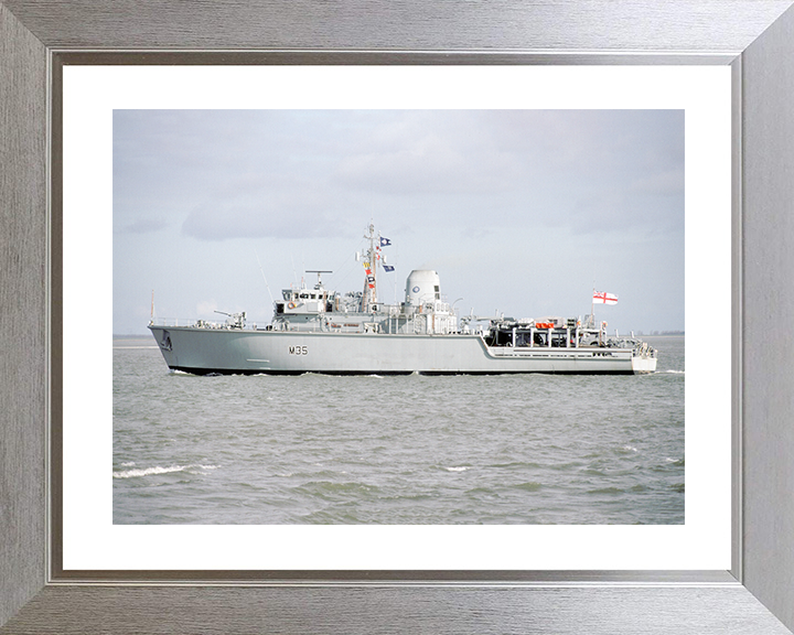 HMS Dulverton (M35) Royal Navy Hunt Class Mine Warfare Vessel Port Beam View Photo Print Wall Art Decor Posters, Prints, & Visual Artwork Hampshire Prints 10 x 8 Silver Frame Yes