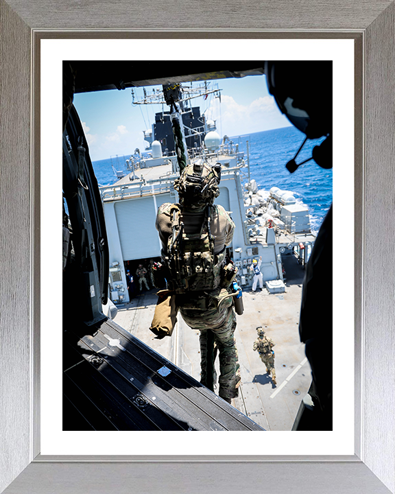 Royal Marine Commando Fast Rope from a Merlin Photo Print - 42 Commando Hampshire Prints 10 x 8 Silver Frame Yes