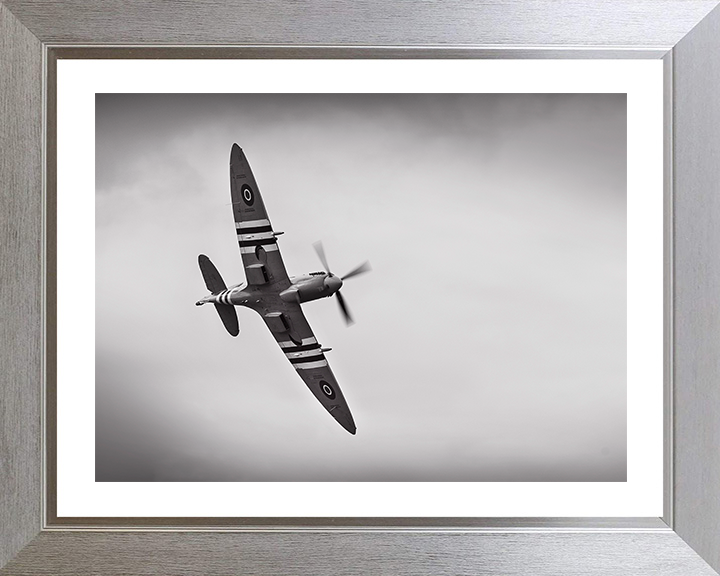 RAF Spitfire Black and White Photo Print - Royal Air Force Aircraft Hampshire Prints 10 x 8 Silver Frame Yes
