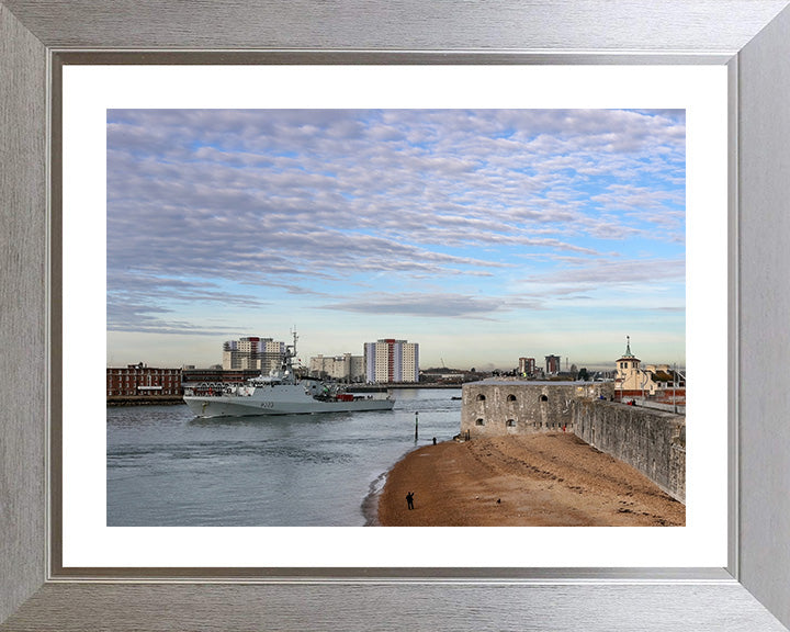 HMS Medway (P223) Photo Print - Leaving Portsmouth - Royal Navy River Class Patrol Vessel Hampshire Prints 10 x 8 Silver Frame Yes