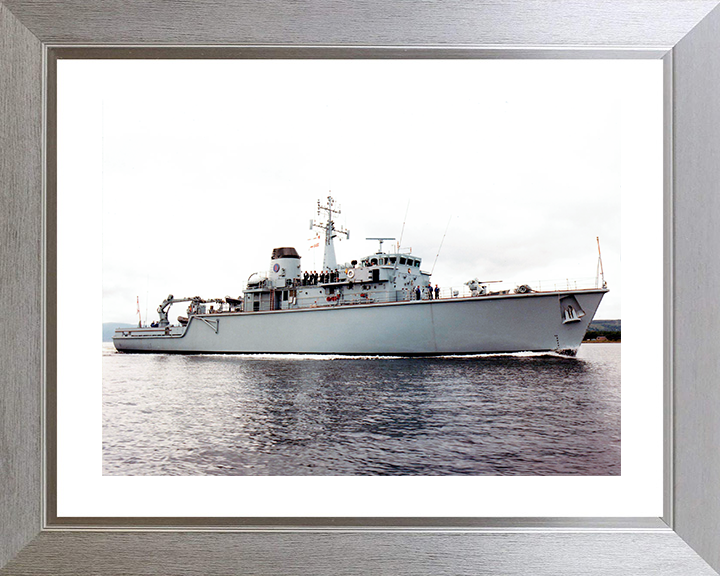 HMS Brecon (M29) Royal Navy Hunt Class Mine Warfare Vessel Low Starboard View Photo Print Wall Art Decor Posters, Prints, & Visual Artwork Hampshire Prints 10 x 8 Silver Frame Yes