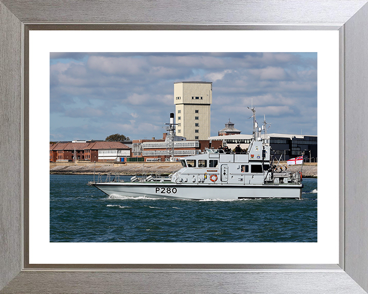 HMS Dasher (P280) Photo Print - Leaving Portsmouth 2017 - Royal Navy Archer Class P2000 Patrol Vessel Posters, Prints, & Visual Artwork Hampshire Prints 10 x 8 Silver Frame Yes
