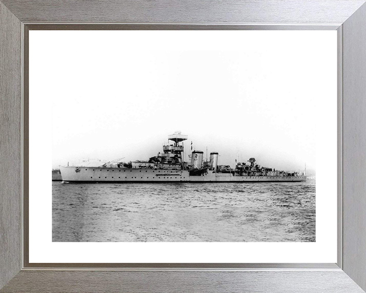 HMS Curlew (D42) Royal Navy C Class Cruiser Port Side View Photo Print Wall Art Decor Posters, Prints, & Visual Artwork Hampshire Prints 10 x 8 Silver Frame Yes