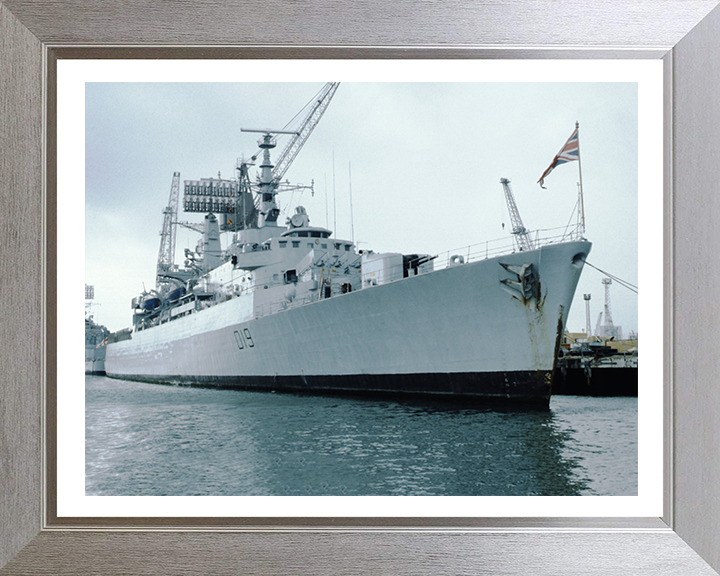 HMS Glamorgan D19 | Photo Print | Framed Print | County Class | Destroyer | Royal Navy Hampshire Prints