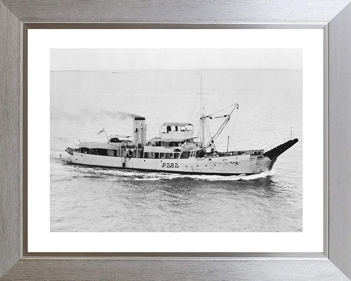 HMS Barfoam (P282) Royal Navy Bar Class Boom Defence Vessel Starboard View Photo Print Wall Art Decor Posters, Prints, & Visual Artwork Hampshire Prints 10 x 8 Silver Frame Yes