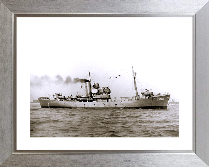 HMS Portsdown (T221) Photo Print - At Sea 1942 - Royal Navy Hills Class Trawler Posters, Prints, & Visual Artwork Hampshire Prints 10 x 8 Silver Frame Yes