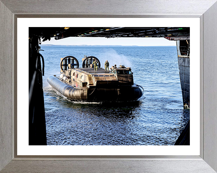 Royal Marines Landing craft Air Cushioned LCAC Hovercraft | Photo Print | Framed Print | Military | Commando | Wall Art | Decor | Photography Hampshire Prints 10 x 8 Silver Frame Yes