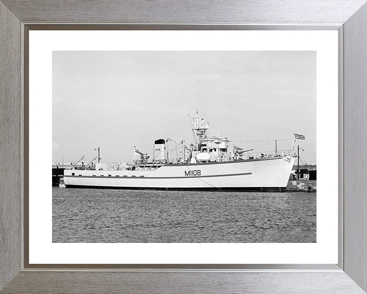 HMS Bevington (M1108) Royal Navy Ton Class Minesweeper Alongside Photo Print Wall Art Decor Posters, Prints, & Visual Artwork Hampshire Prints 10 x 8 Silver Frame Yes