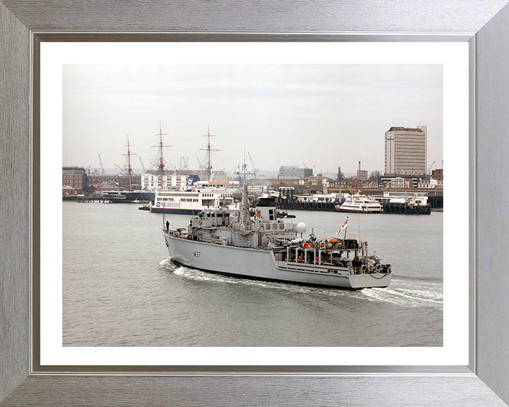 HMS Chiddingfold M37 | Photo Print | Framed Print | Hunt Class | Minehunter | Royal Navy Hampshire Prints
