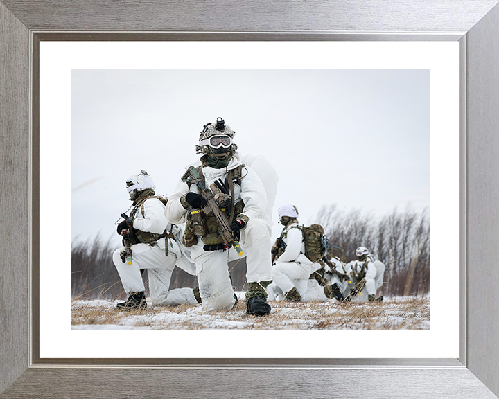 Royal Marines kneel During Cold Weather exercise Photo Print 40 Commando Marines Wall Art Military Decor Posters, Prints, & Visual Artwork Hampshire Prints 10 x 8 Silver Frame Yes
