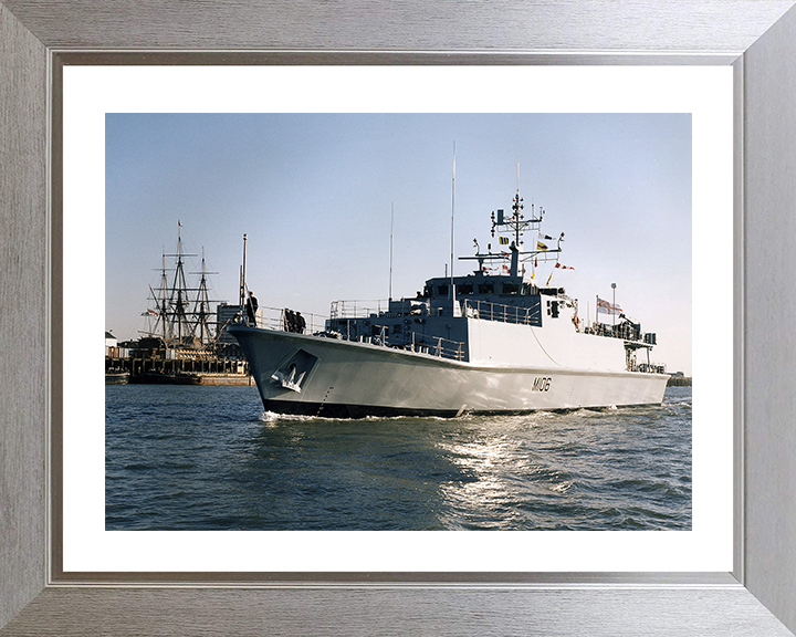 HMS Penzance (M106) Photo Print - Entering Portsmouth 1998 - Royal Navy Sandown Class Minehunter