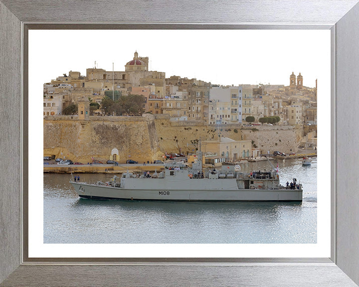 HMS Grimsby M108 | Photo Print | Framed Print | Sandown Class | Minehunter | Royal Navy Hampshire Prints