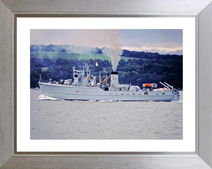 HMS Bickington (M1109) Royal Navy Ton Class Minesweeper Port Beam View Photo Print Wall Art Decor Posters, Prints, & Visual Artwork Hampshire Prints 10 x 8 Silver Frame Yes
