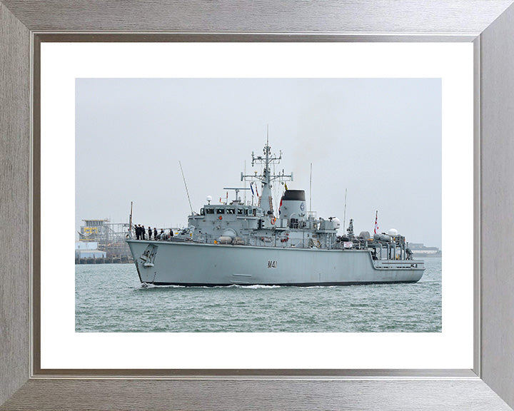HMS Quorn M41 | Photo Print | Framed Print | Hunt Class | Mine Warfare Vessel | Royal Navy Hampshire Prints