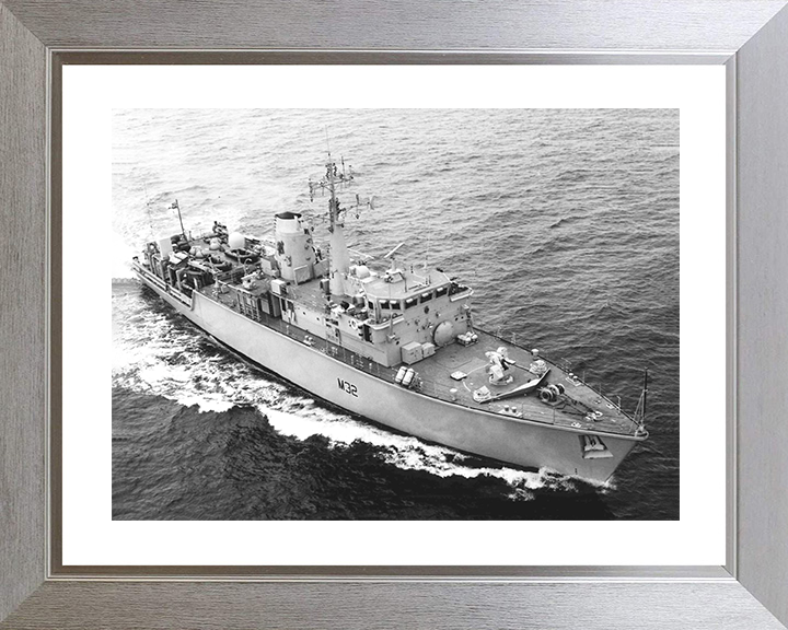 HMS Cottesmore (M32) Royal Navy Hunt Class Mine Warfare Vessel Black and White Photo Print Wall Art Decor Posters, Prints, & Visual Artwork Hampshire Prints 10 x 8 Silver Frame Yes
