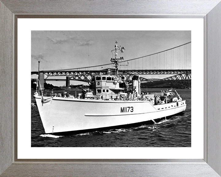 HMS Pollington M1173 | Photo Print | Framed Print | Ton Class | Minesweeper | Royal Navy Hampshire Prints