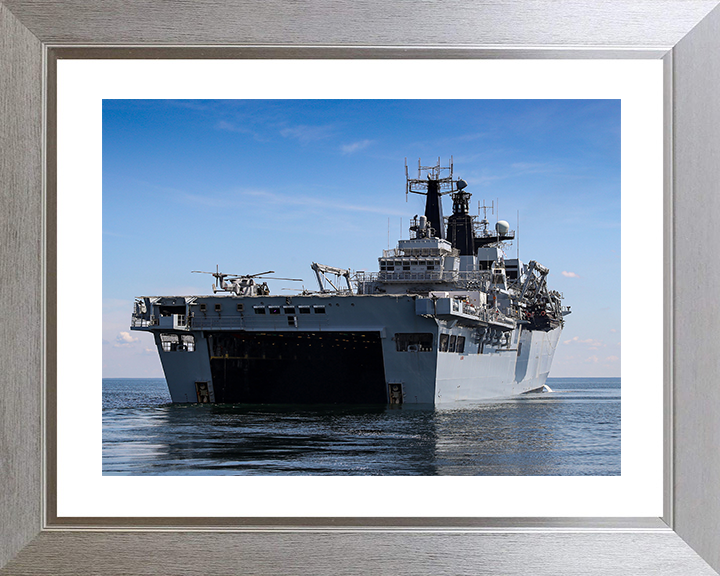 HMS Albion (L14) Royal Navy Albion Class Amphibious Ship Well Deck View Photo Print Wall Art Naval Decor Posters, Prints, & Visual Artwork Hampshire Prints 10 x 8 Silver Frame Yes