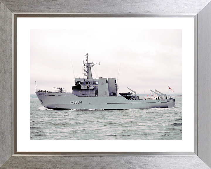 HMS Carron (M2004) Royal Navy River Class Minesweeper Port Side View Photo Print Wall Art Decor Posters, Prints, & Visual Artwork Hampshire Prints 10 x 8 Silver Frame Yes