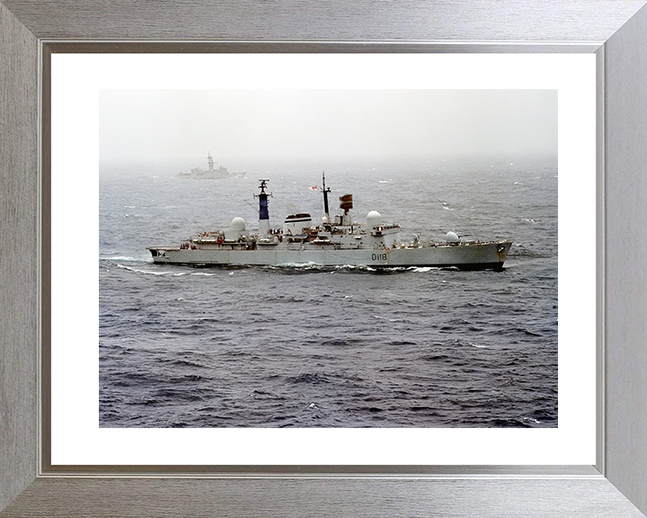 HMS Coventry (D118) Royal Navy Type 42 Destroyer Underway Photo Print Wall Art Decor Posters, Prints, & Visual Artwork Hampshire Prints 10 x 8 Silver Frame Yes