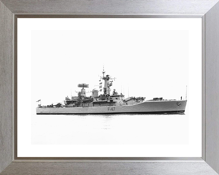 HMS Danae (F47) Royal Navy Leander Class Frigate Portsmouth 1983 Photo Print Wall Art Decor Posters, Prints, & Visual Artwork Hampshire Prints 10 x 8 Silver Frame Yes
