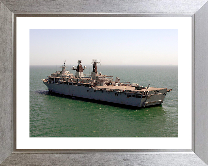 HMS Bulwark (L15) Photo Print - Persian Gulf 2006 - Royal Navy Albion Class Amphibious Ship Hampshire Prints 10 x 8 Silver Frame Yes