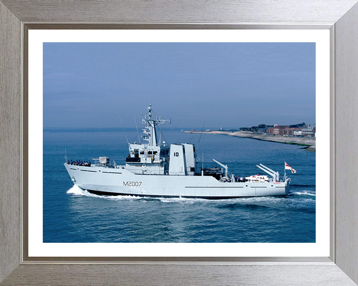 HMS Humber M2007 | Photo Print | Framed Print | River Class | Minesweeper | Royal Navy Hampshire Prints