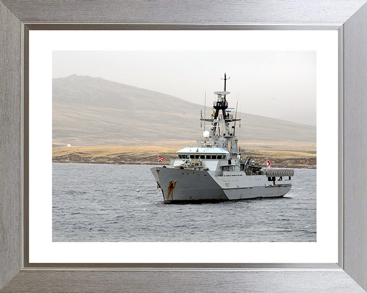 HMS Clyde (P257) Royal Navy River Class Patrol Vessel At Anchor 2010 Photo Print Wall Art Decor Posters, Prints, & Visual Artwork Hampshire Prints 10 x 8 Silver Frame Yes