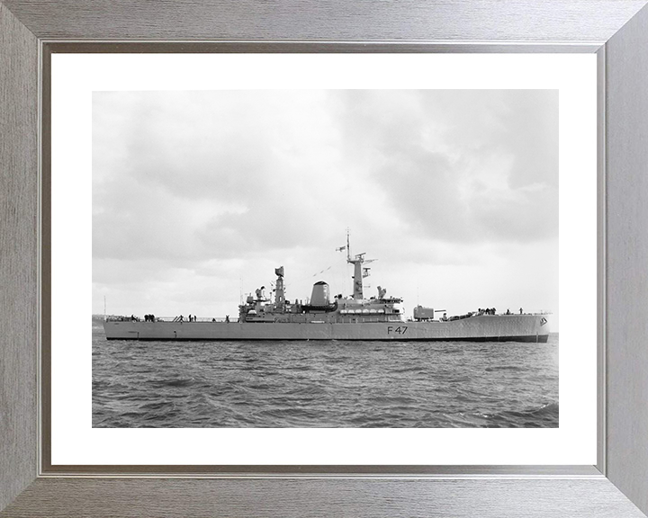 HMS Danae (F47) Royal Navy Leander Class Frigate Starboard Beam View Photo Print Wall Art Decor Posters, Prints, & Visual Artwork Hampshire Prints 10 x 8 Silver Frame Yes