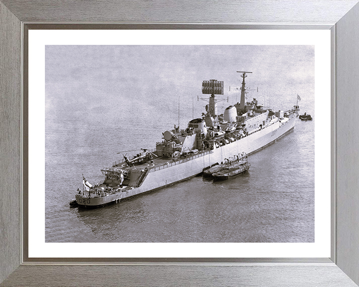 HMS Fife D20 | Photo Print | Framed Print | Poster | County Class | Destroyer | Royal Navy Hampshire Prints