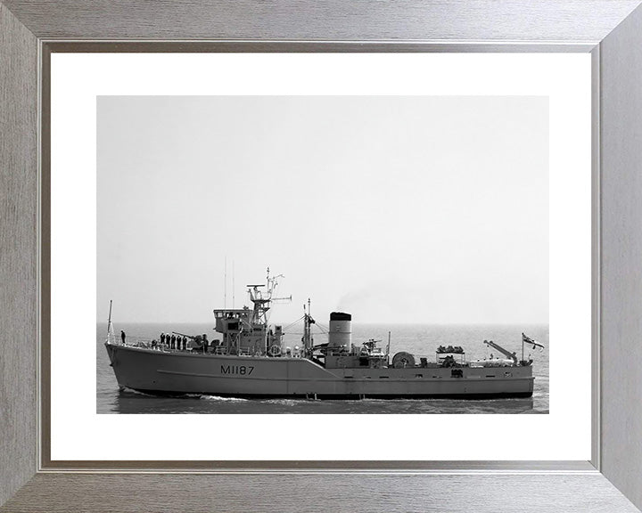 HMS Upton M1187 Royal Navy Ton class minesweeper Photo Print or Framed Print - Hampshire Prints