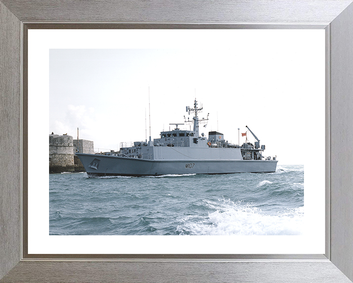 HMS Pembroke (M107) Photo Print - Entering Portsmouth 1997 - Royal Navy Sandown Class Minehunter