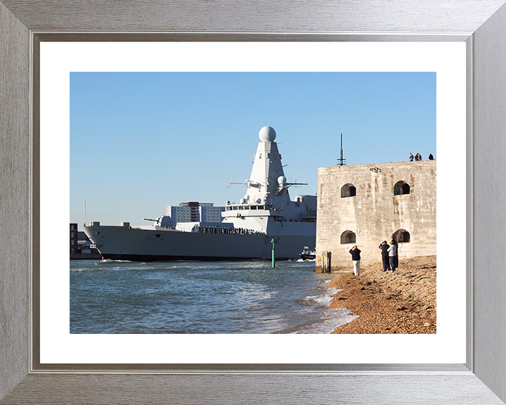 HMS Daring (D32) Royal Navy Type 45 Destroyer Leaving Portsmouth 2012 Photo Print Wall Art Decor Posters, Prints, & Visual Artwork Hampshire Prints 10 x 8 Silver Frame Yes