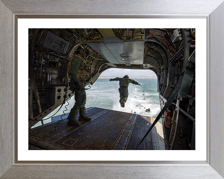 Royal Marine Commando helocasting from a Chinook Photo Print - 40 Commando Hampshire Prints 10 x 8 Silver Frame Yes