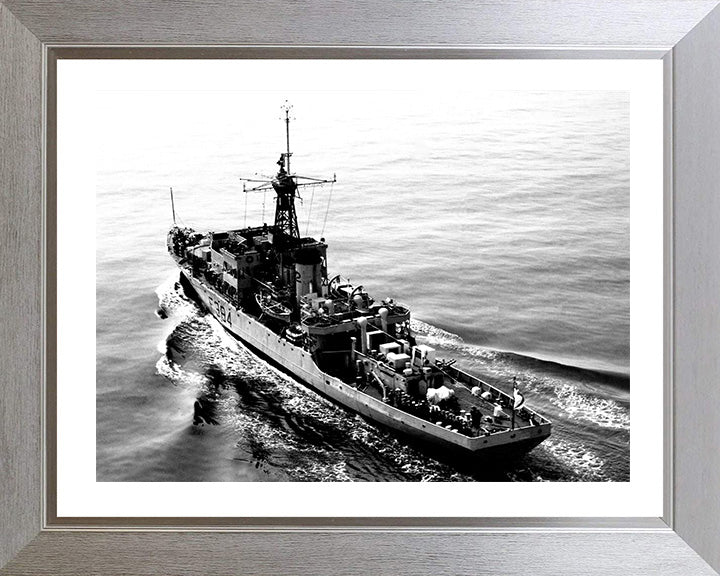 HMS Leeds Castle F384 (K384) | Photo Print | Framed Print | Castle Class | Corvette | Royal Navy Hampshire Prints
