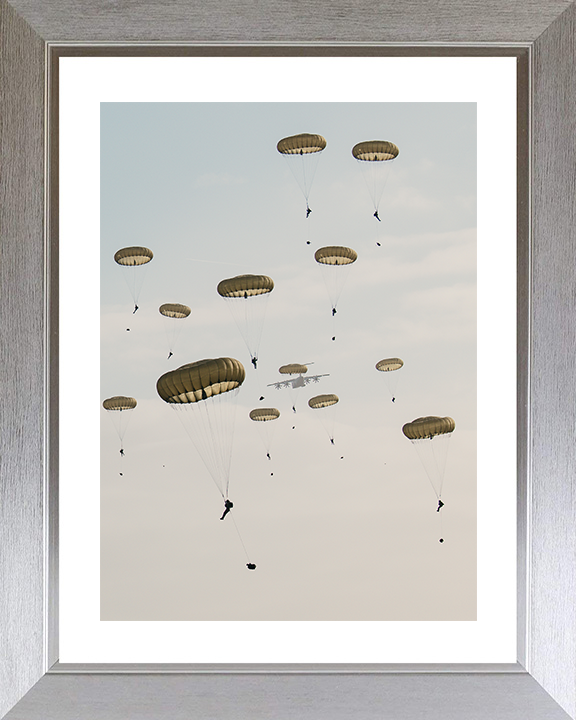 British Army Parachute Regiment Parachuting 2026 Photo Print Wall Art Military Decor Posters, Prints, & Visual Artwork Hampshire Prints 10 x 8 Silver Frame Yes